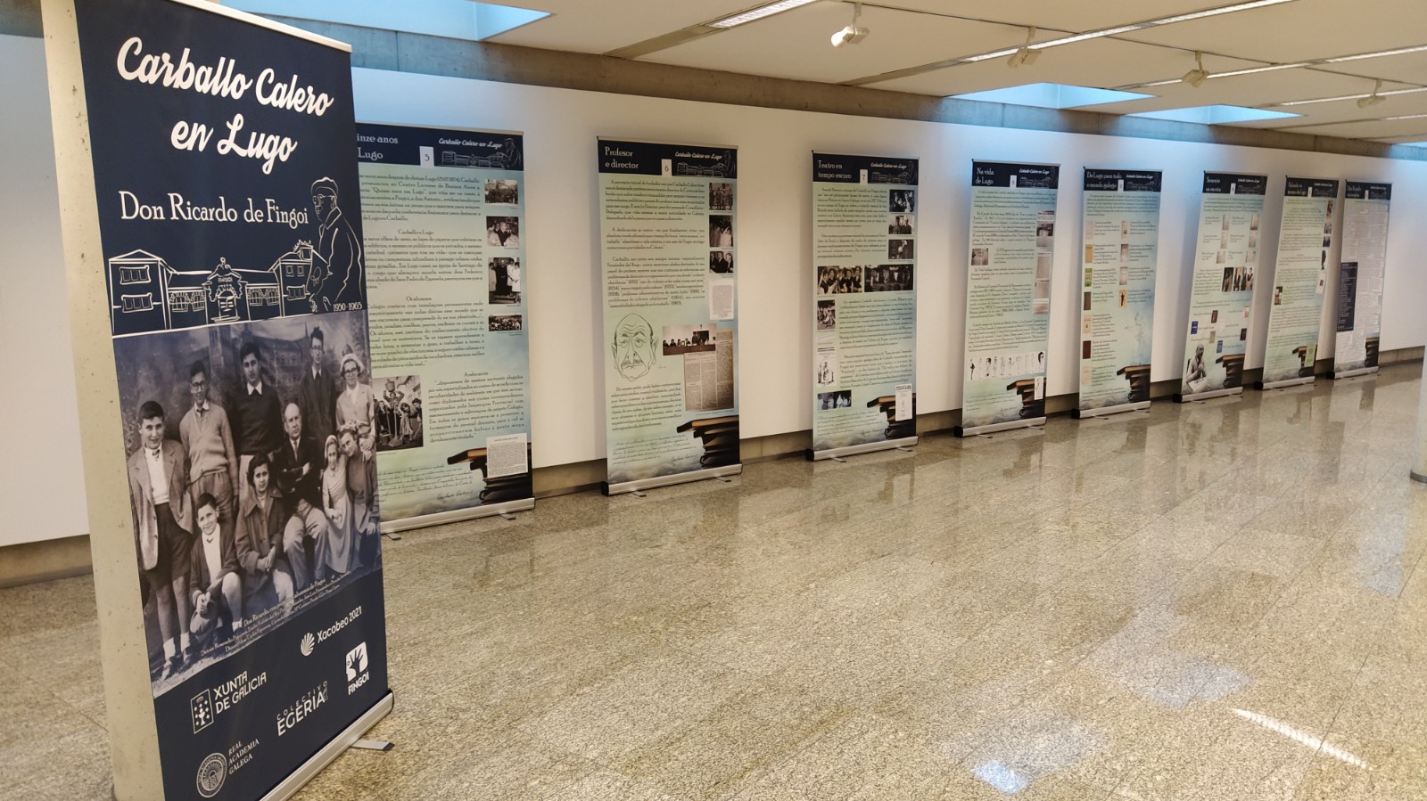 A exposición ‘Don Ricardo de Fingoi’, na sala da Xunta de Galicia en Lugo