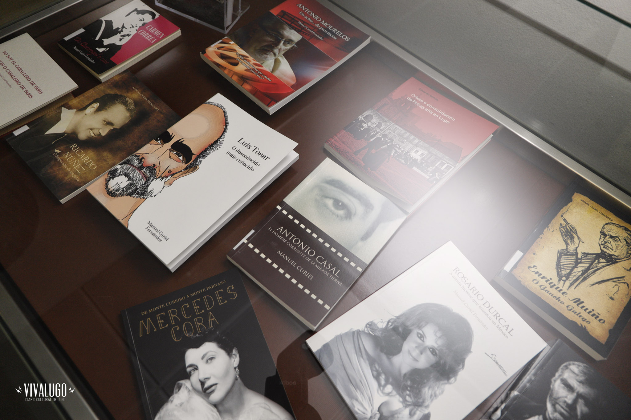 Inauguradas as exposicións "Luis Tosar" e "Libros da Semana de Cine"
